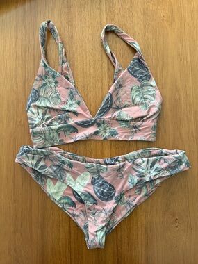 Boys and Arrows Phil top and moderate coverage bottom